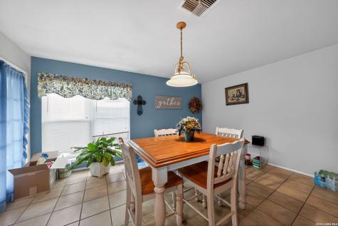 7623 Glen Mont San Antonio TX 78239