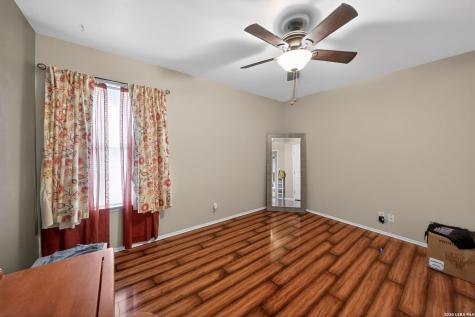 7623 Glen Mont San Antonio TX 78239