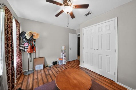 7623 Glen Mont San Antonio TX 78239