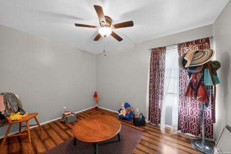 7623 Glen Mont San Antonio TX 78239