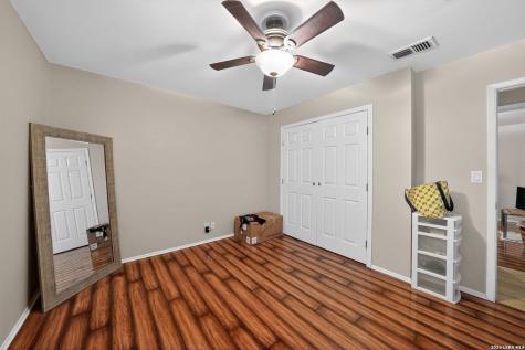 7623 Glen Mont San Antonio TX 78239