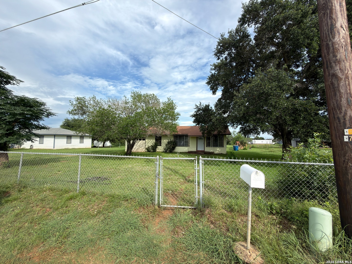 1920 Sutherland Springs Road Floresville TX 78114