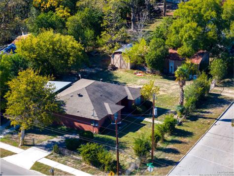 135 N Plum Avenue New Braunfels TX 78130