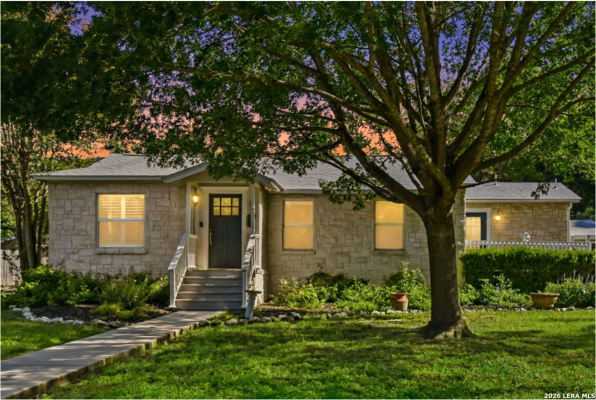 265 E Oakview Place Alamo Heights TX 78209