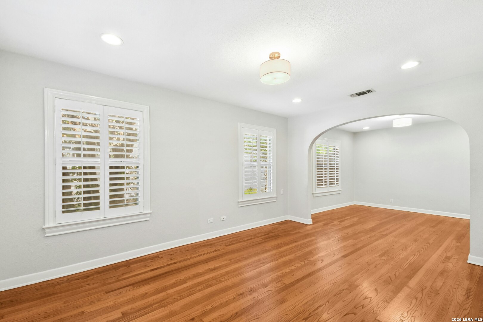 265 E Oakview Place Alamo Heights TX 78209