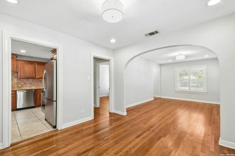 265 E Oakview Place Alamo Heights TX 78209