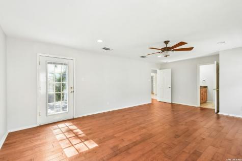 265 E Oakview Place Alamo Heights TX 78209