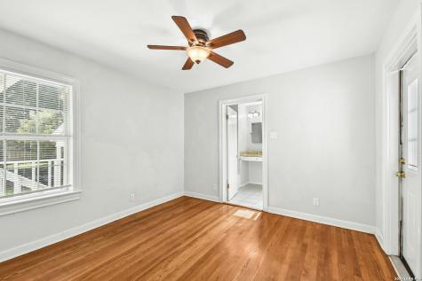 265 E Oakview Place Alamo Heights TX 78209