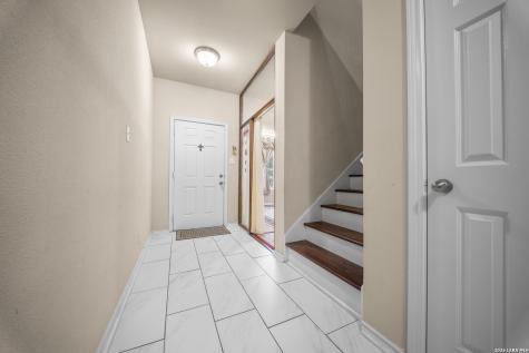 8735 N Sarasota Woods San Antonio TX 78250