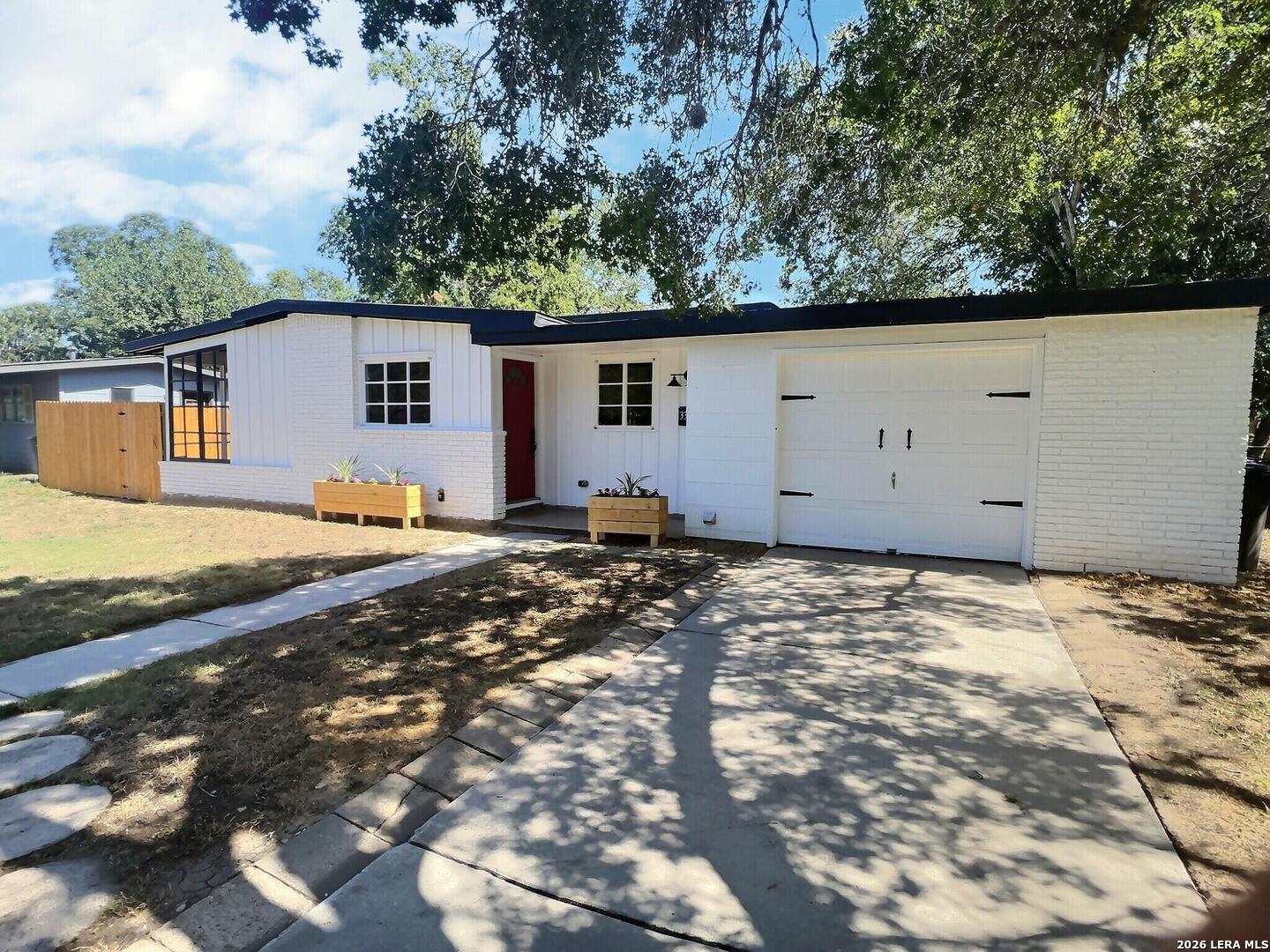338 Brettonwood San Antonio TX 78218