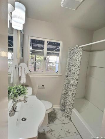 338 Brettonwood San Antonio TX 78218