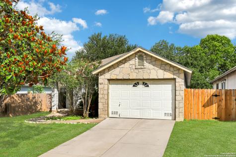 7013 Blossom Creek Converse TX 78109