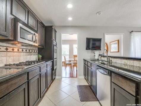 426 Arch Bluff San Antonio TX 78216