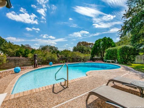 426 Arch Bluff San Antonio TX 78216