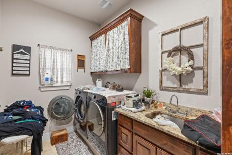 728 Falconwood San Marcos TX 78666