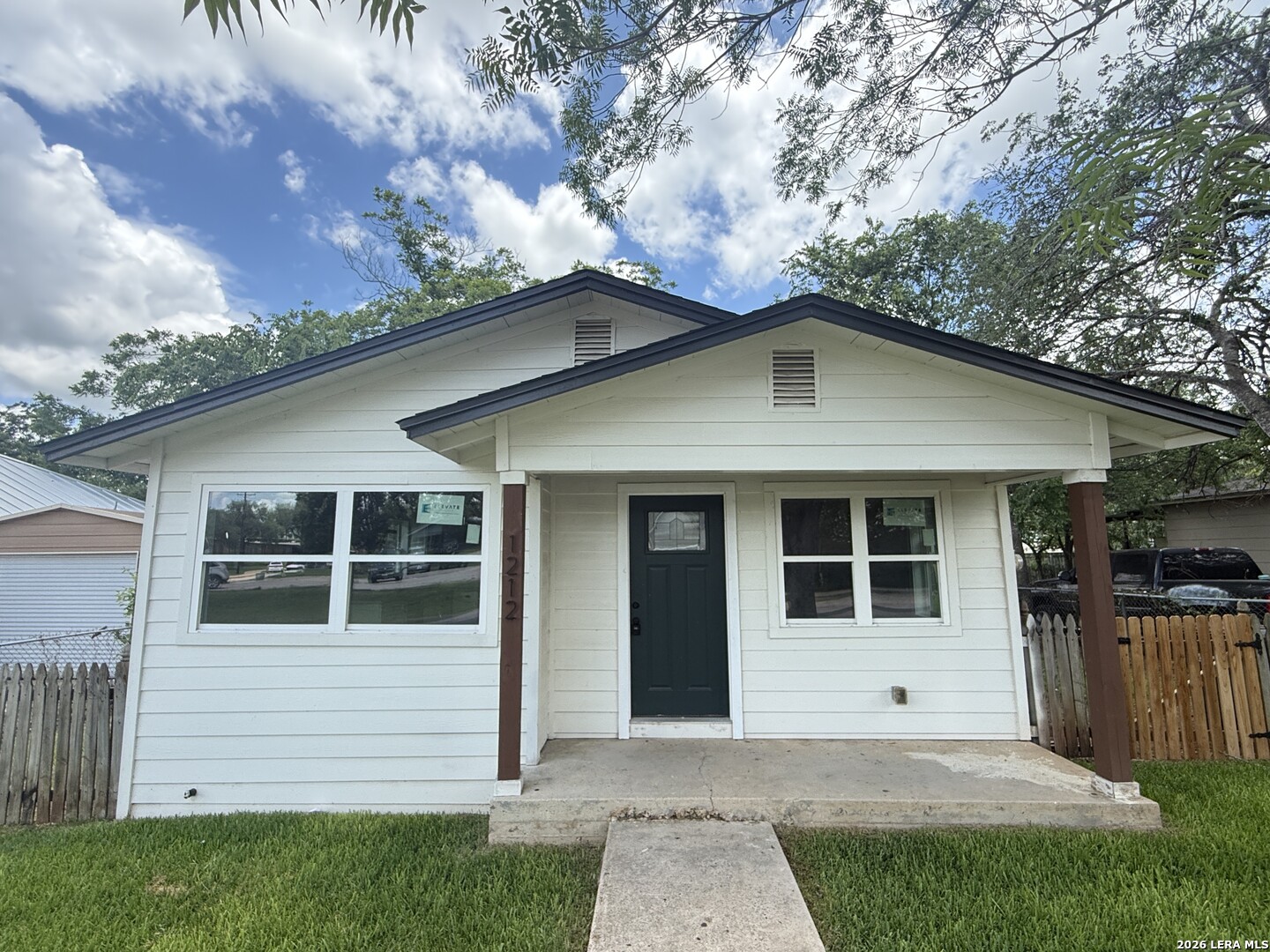 1212 B Street Floresville TX 78114