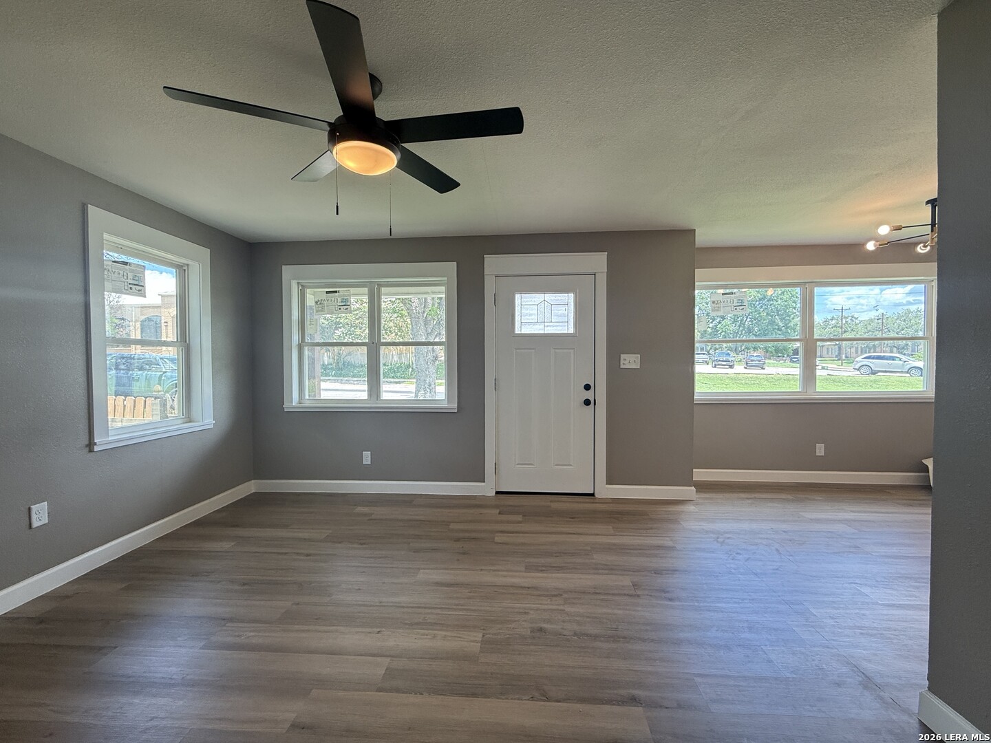 1212 B Street Floresville TX 78114