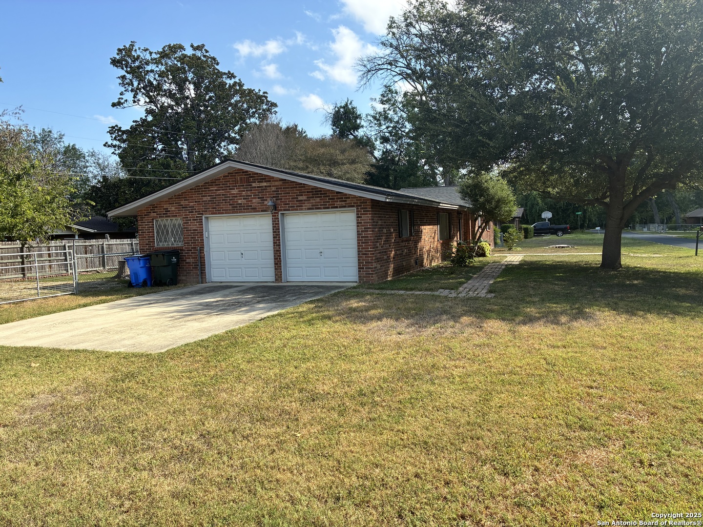 114 Nueces Seguin TX 78155