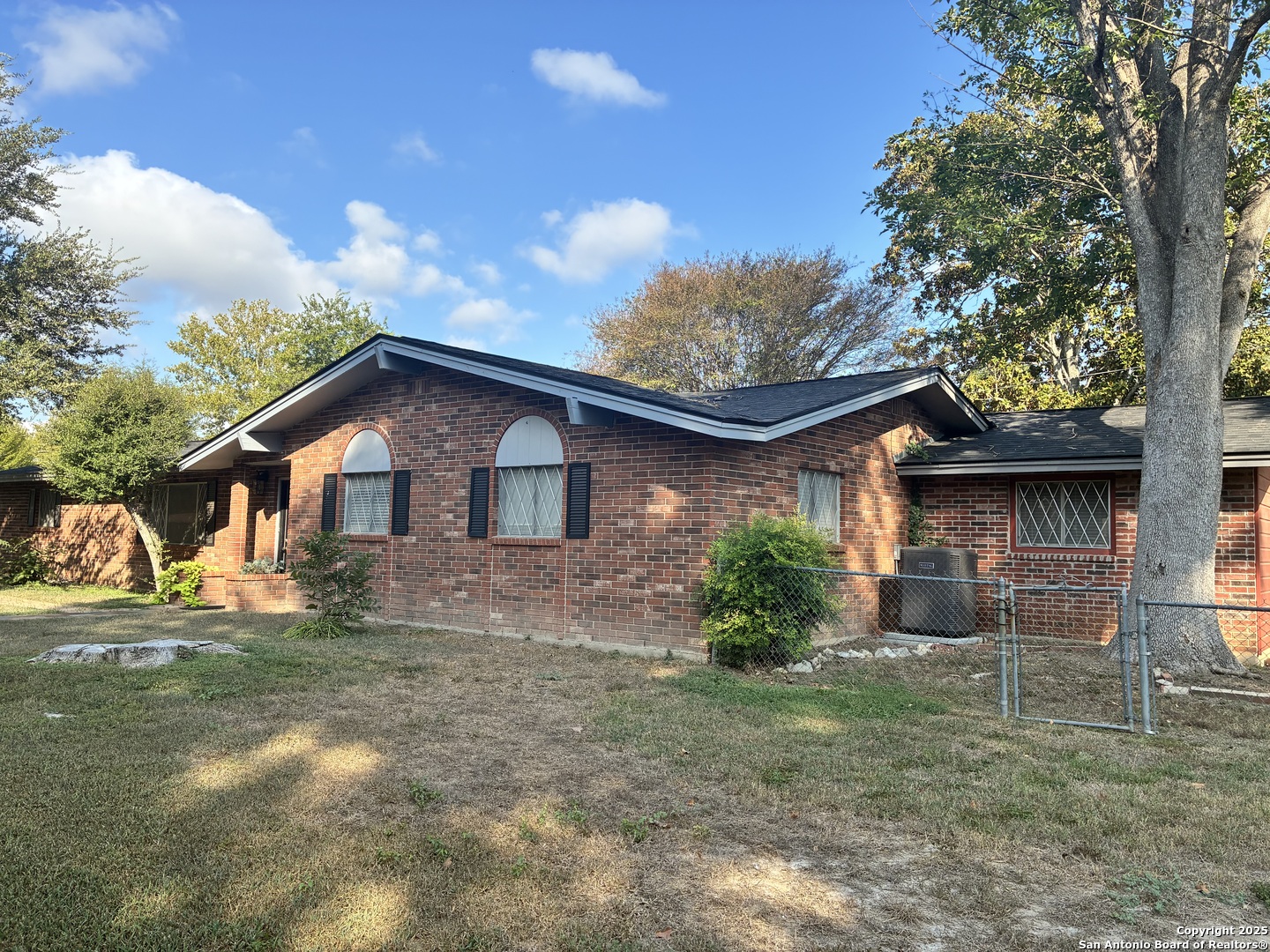 114 Nueces Seguin TX 78155