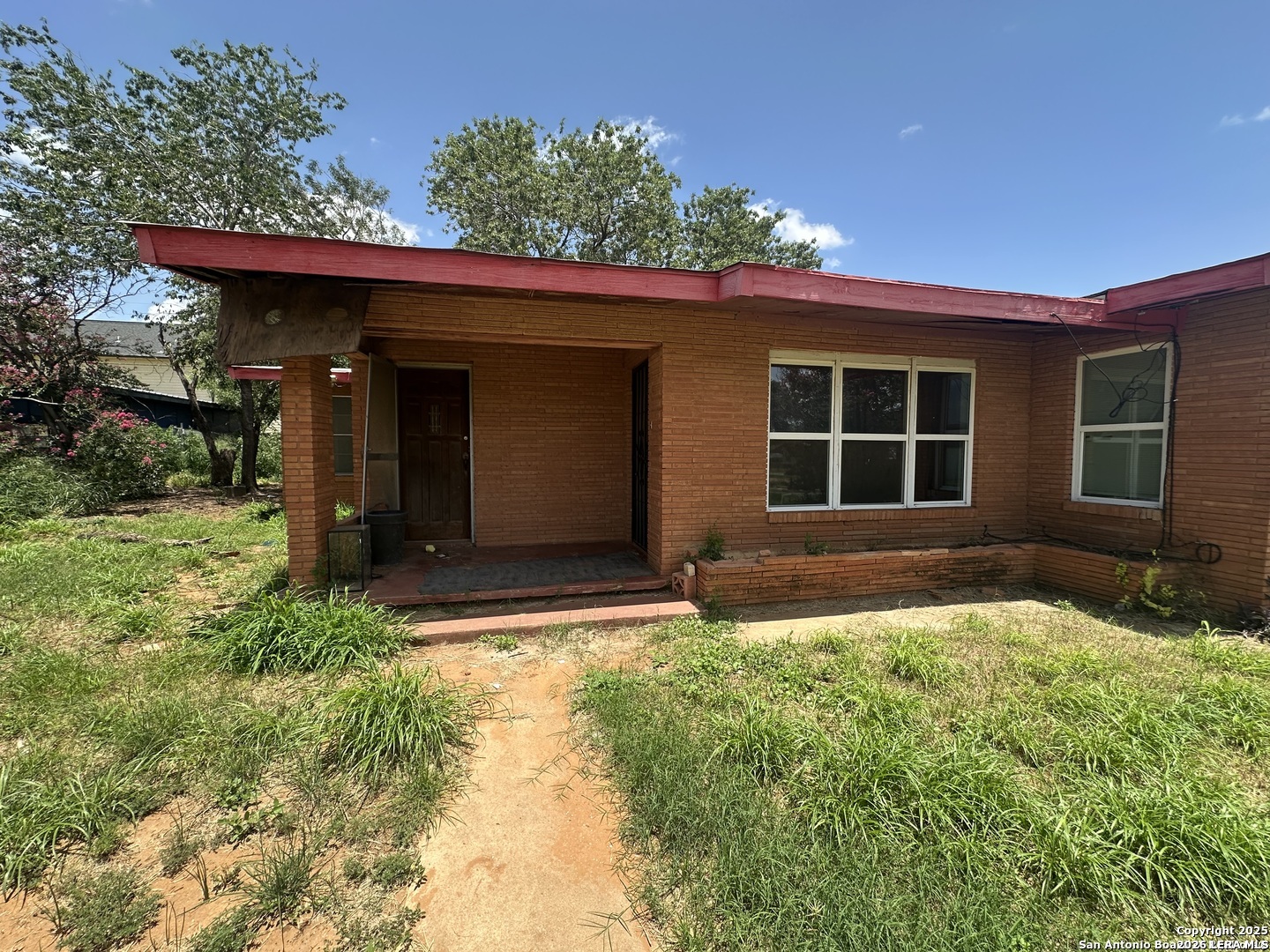 411 S Trevino Street Pearsall TX 78061