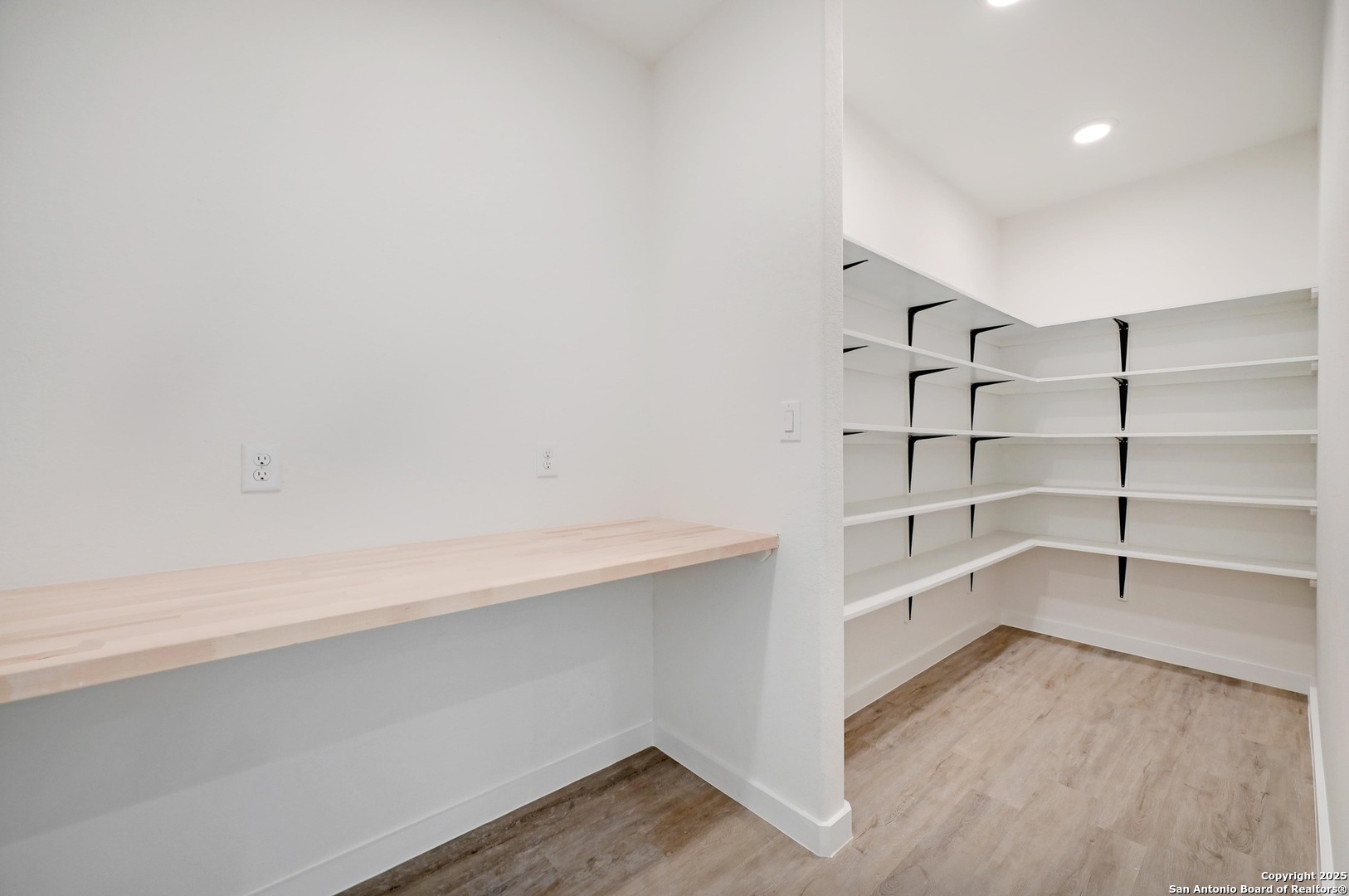 236 Peter Kleid Loop Blanco TX 78606