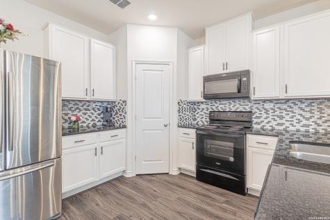 1518 Overlook Cove San Antonio TX 78245