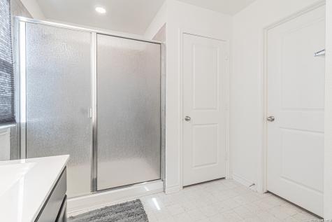 1518 Overlook Cove San Antonio TX 78245