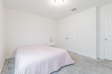 1518 Overlook Cove San Antonio TX 78245