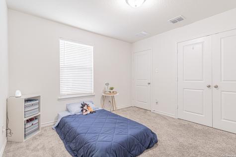 1518 Overlook Cove San Antonio TX 78245