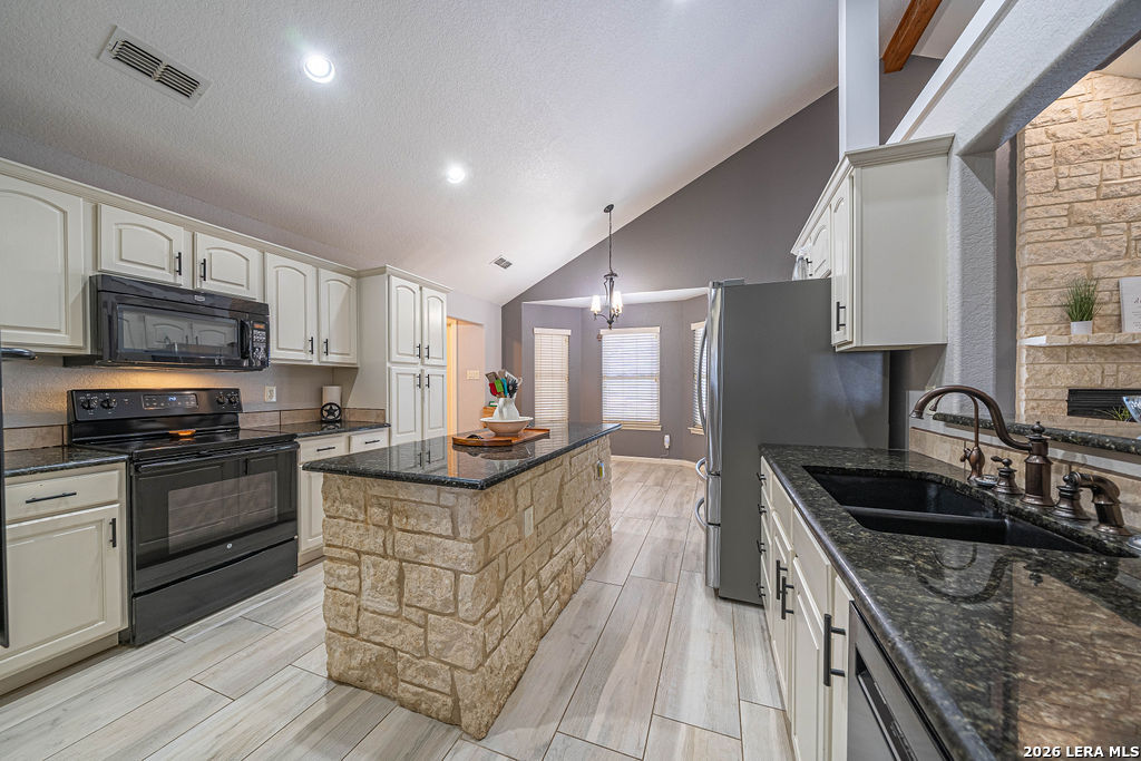119 Scenic Hills La Vernia TX 78121