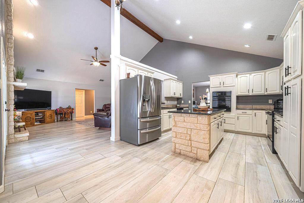 119 Scenic Hills La Vernia TX 78121