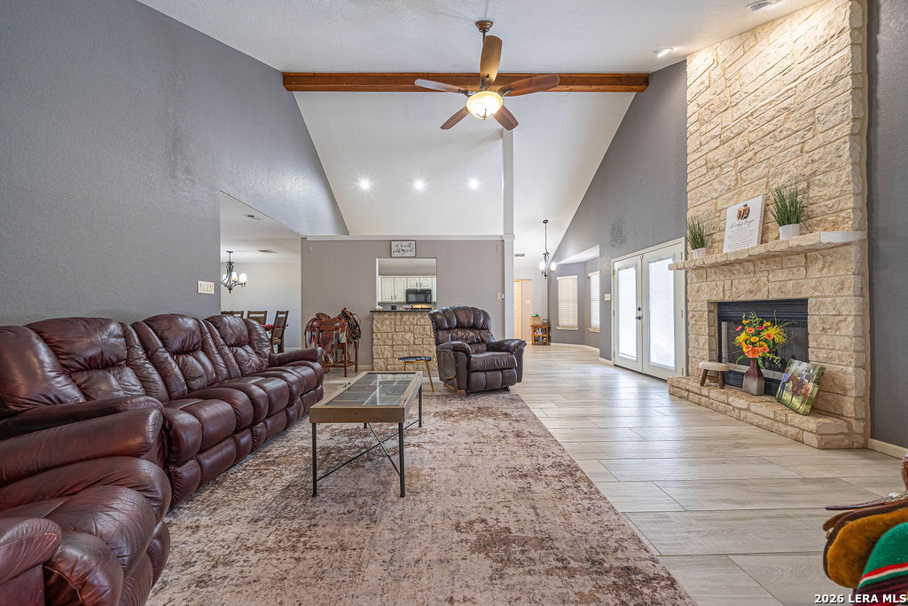 119 Scenic Hills La Vernia TX 78121