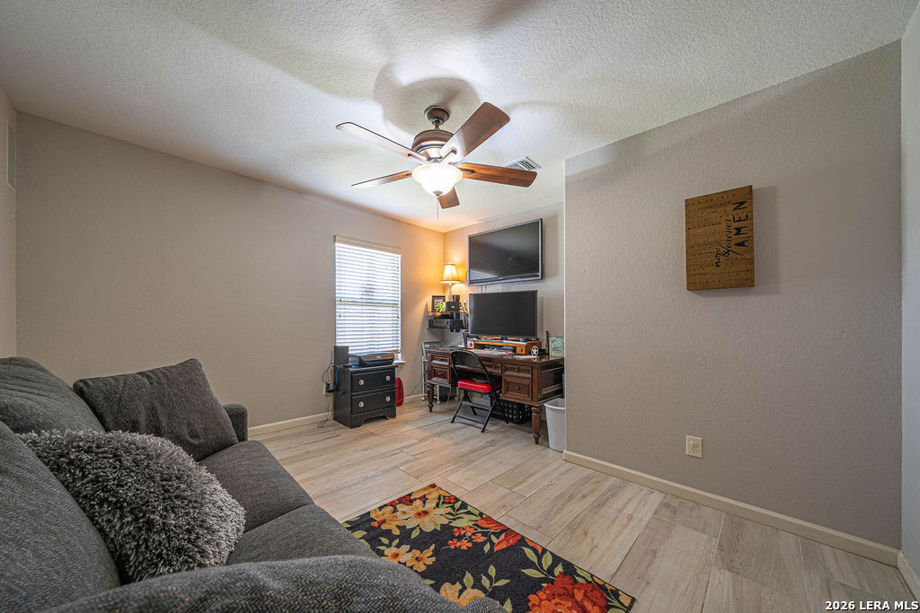 119 Scenic Hills La Vernia TX 78121
