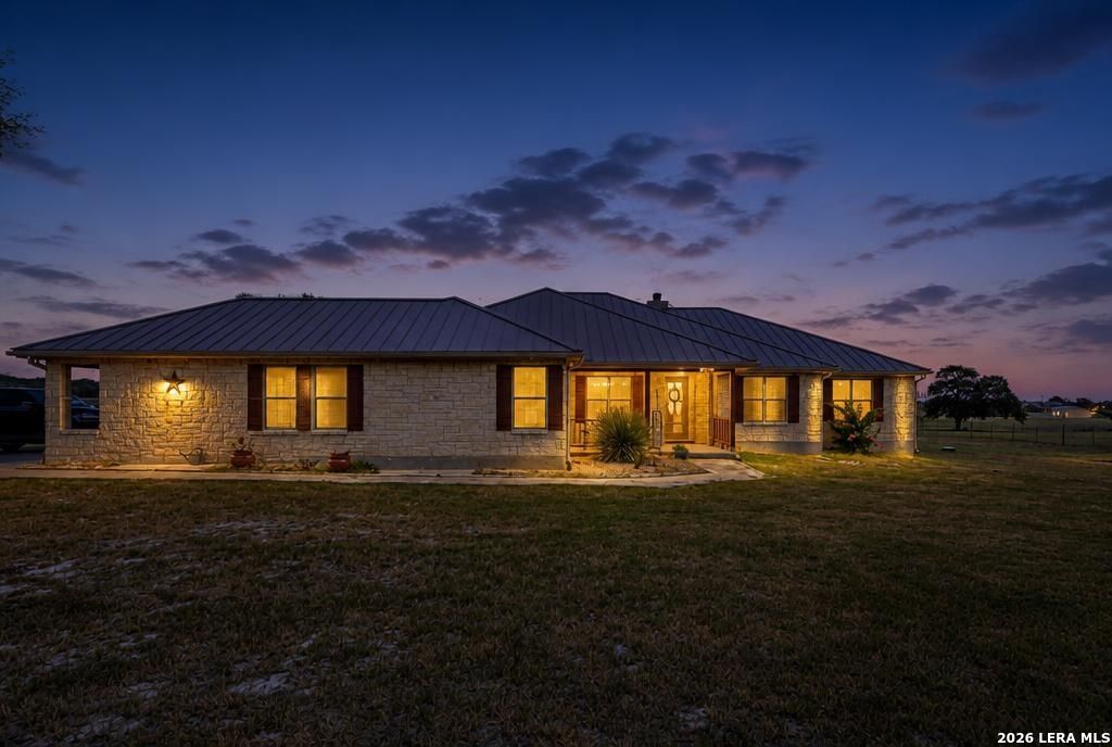 119 Scenic Hills La Vernia TX 78121