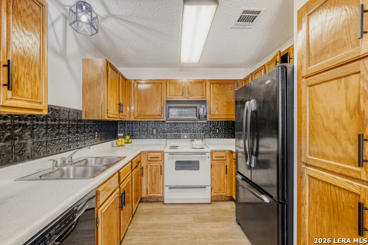12105 Stoney San Antonio TX 78247