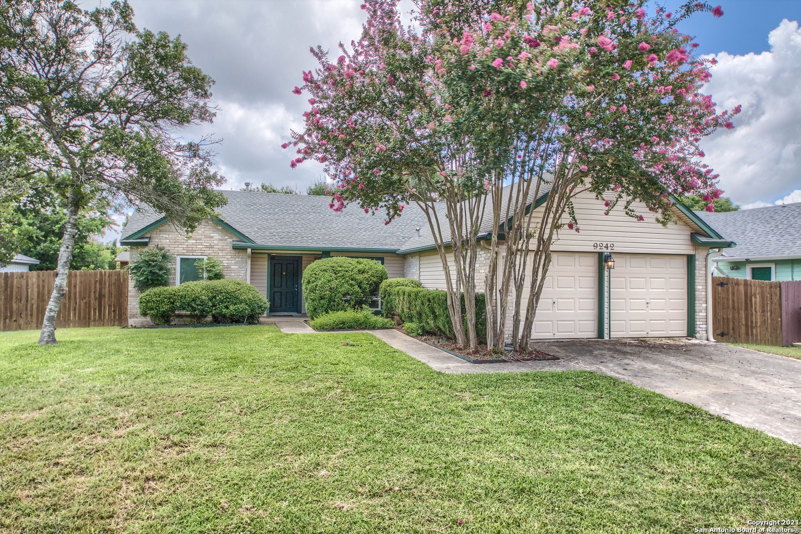 9242 Greens Point San Antonio TX 78250