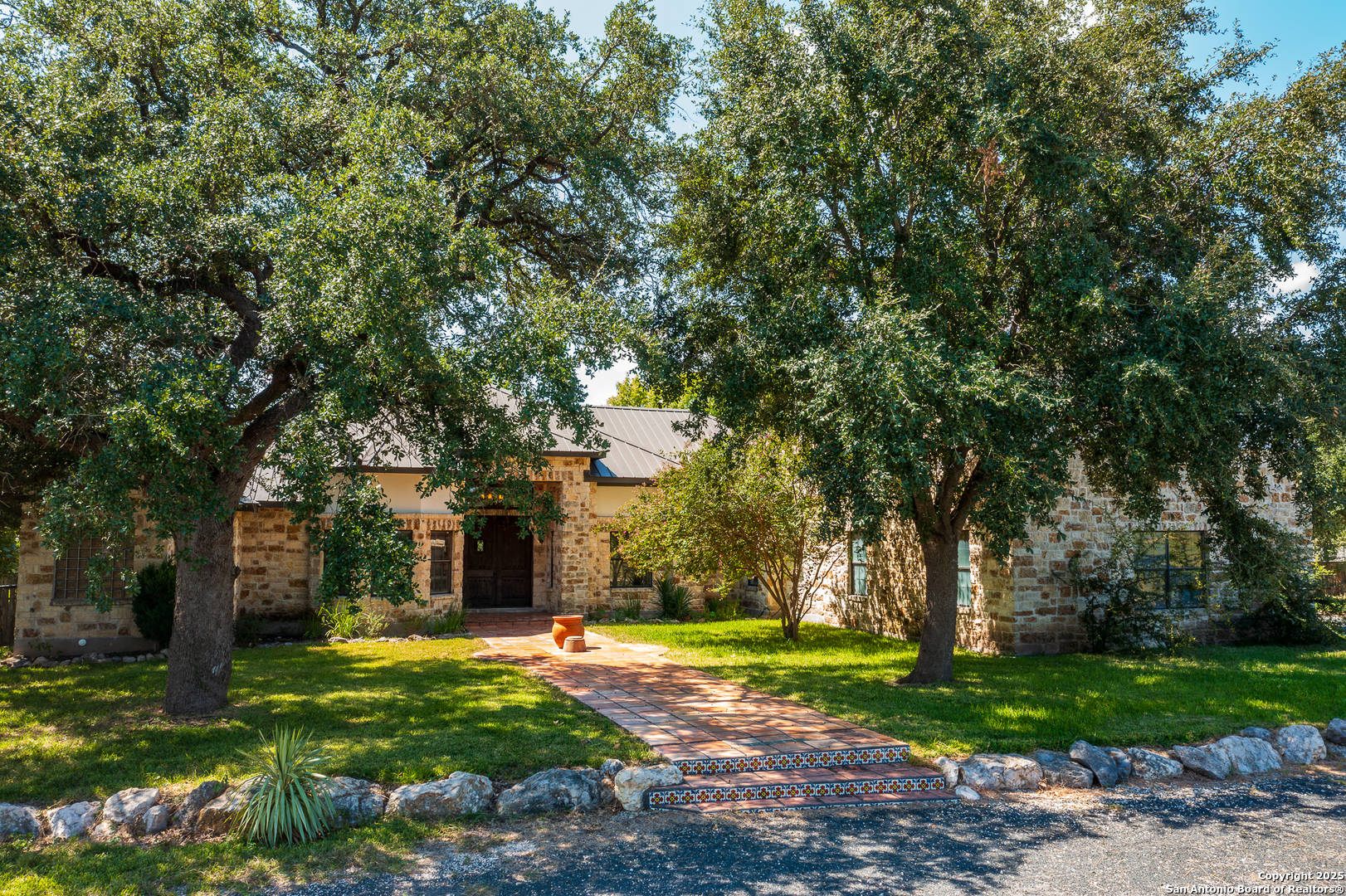 13831 Tx Highway 127 Sabinal TX 78881