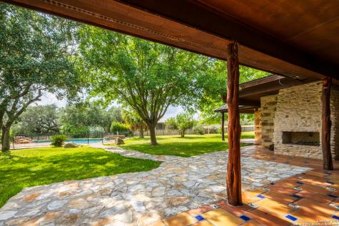 13831 Tx Highway 127 Sabinal TX 78881