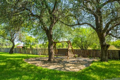13831 Tx Highway 127 Sabinal TX 78881