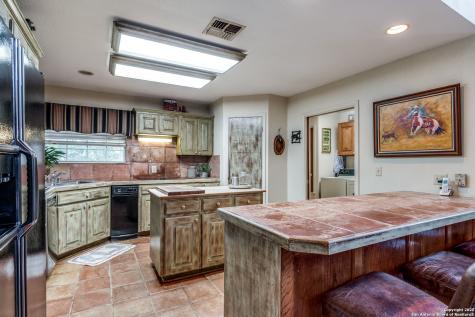 10767 Rosemar Lane Adkins TX 78101