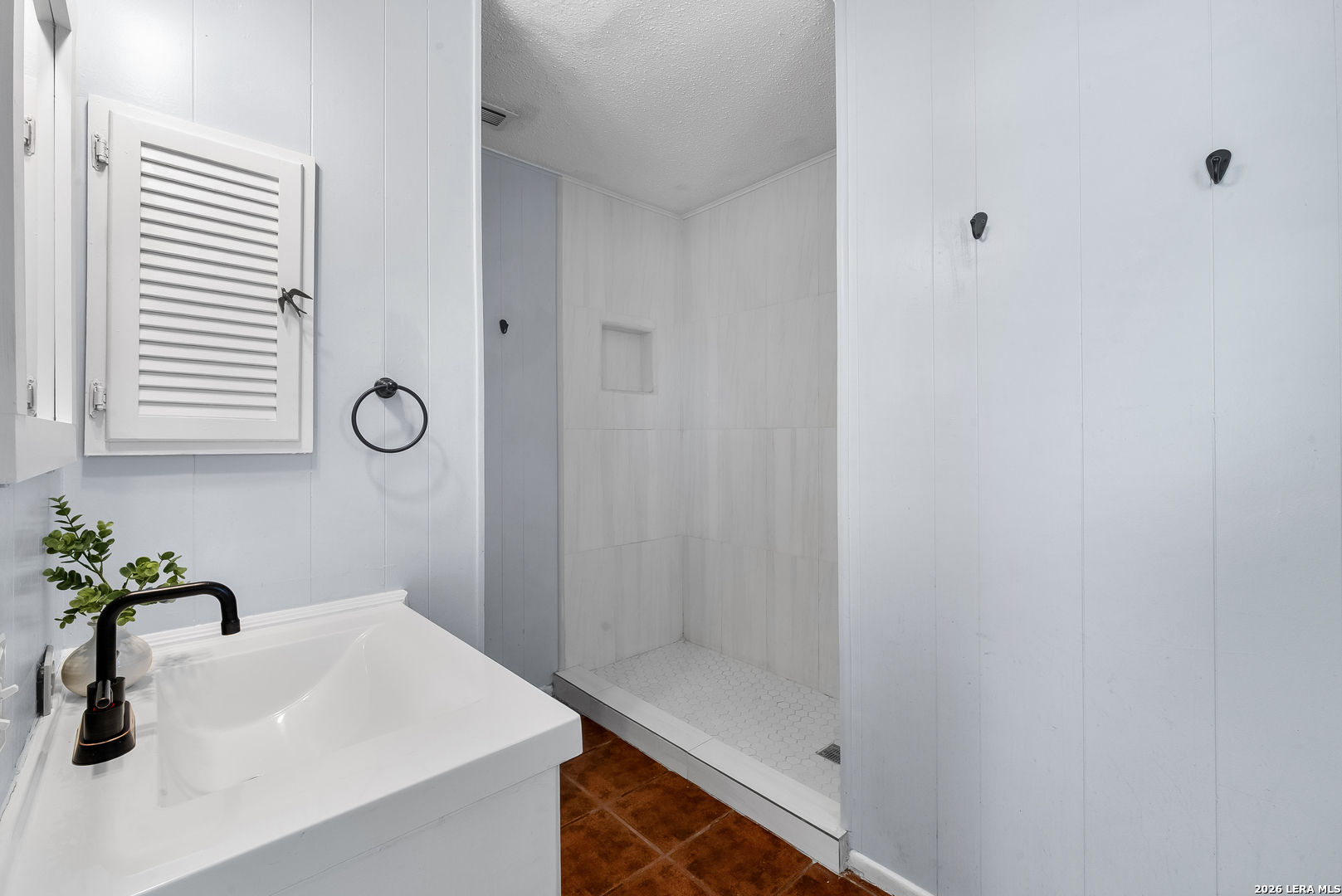 1305 E Colorado Pearsall TX 78061