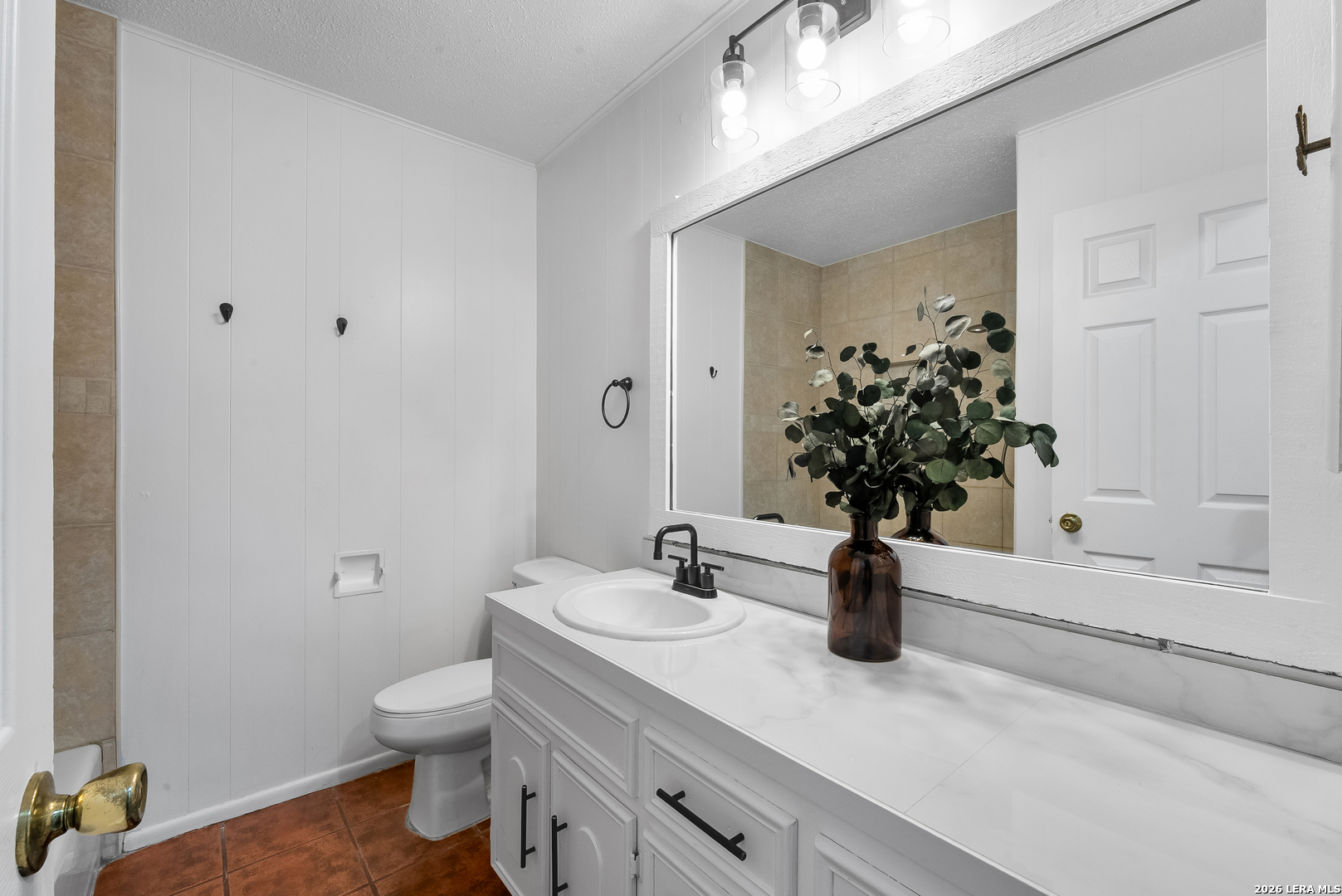 1305 E Colorado Pearsall TX 78061