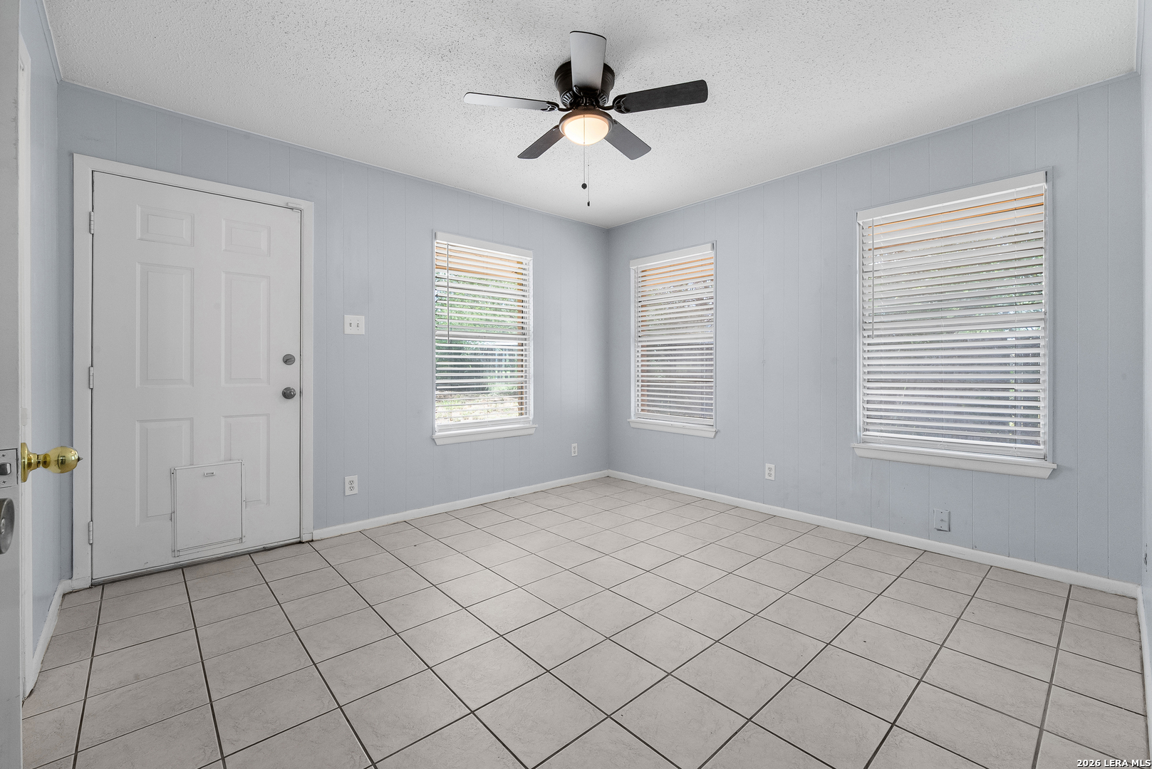 1305 E Colorado Pearsall TX 78061