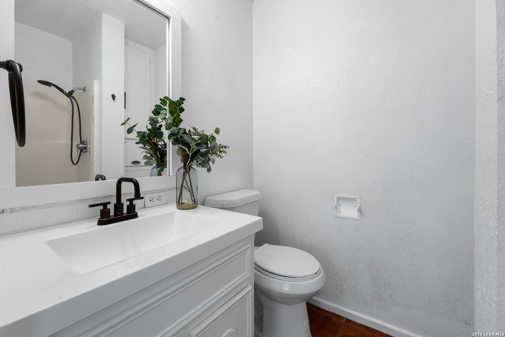 1305 E Colorado Pearsall TX 78061