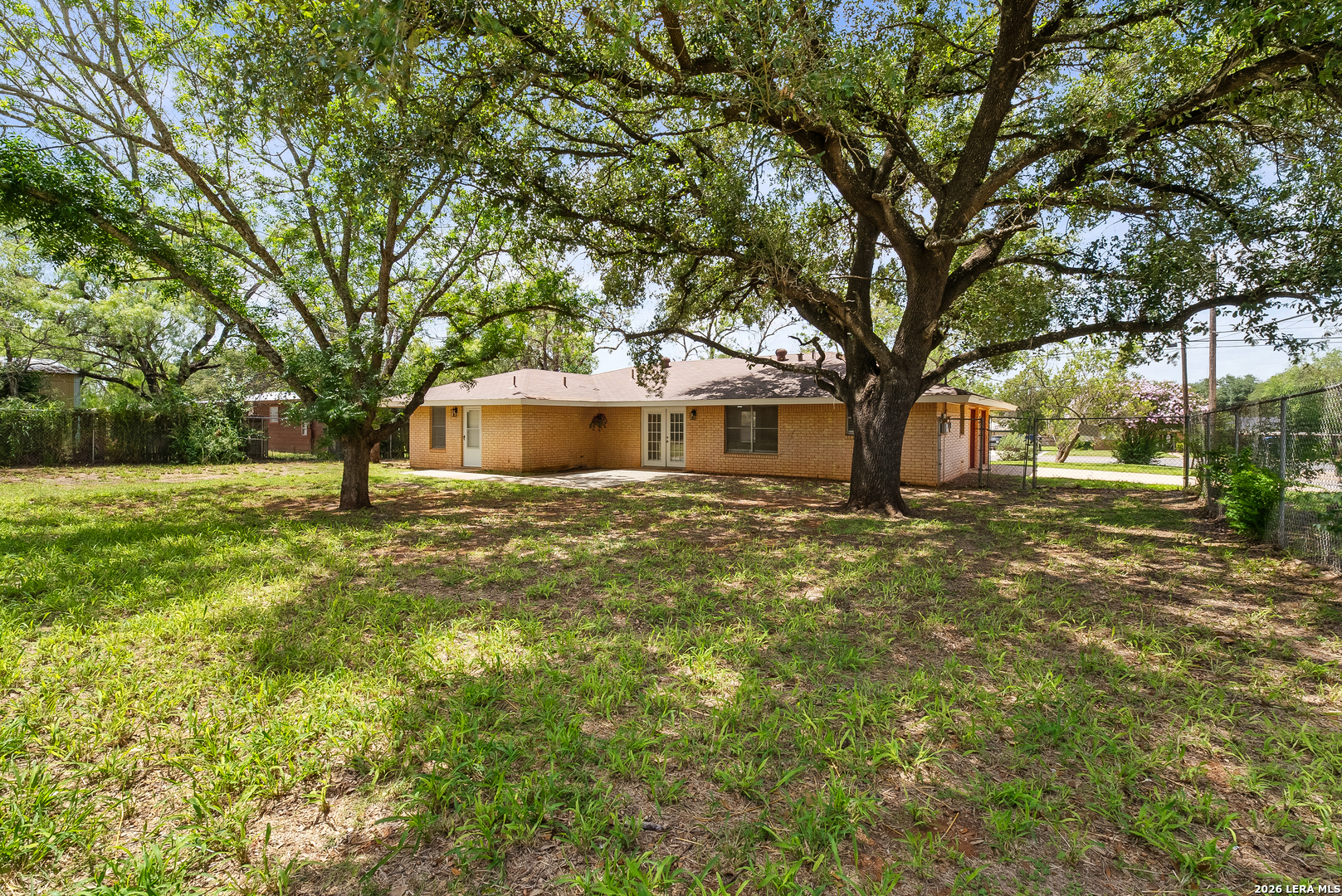 1305 E Colorado Pearsall TX 78061