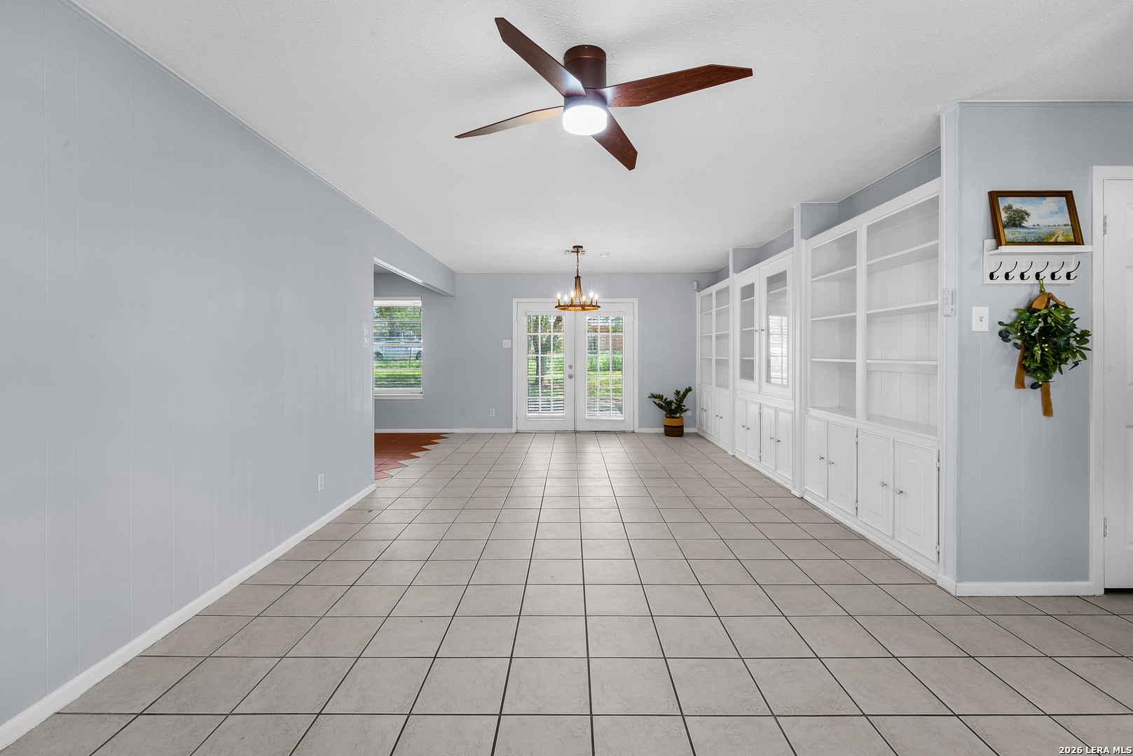 1305 E Colorado Pearsall TX 78061