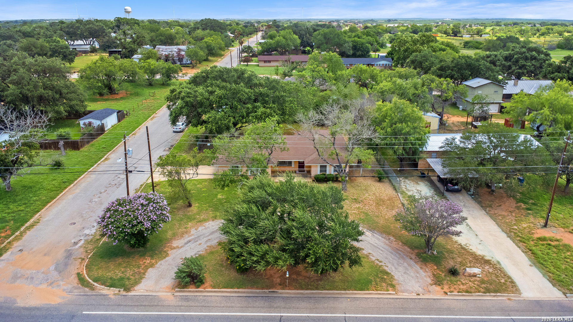 1305 E Colorado Pearsall TX 78061