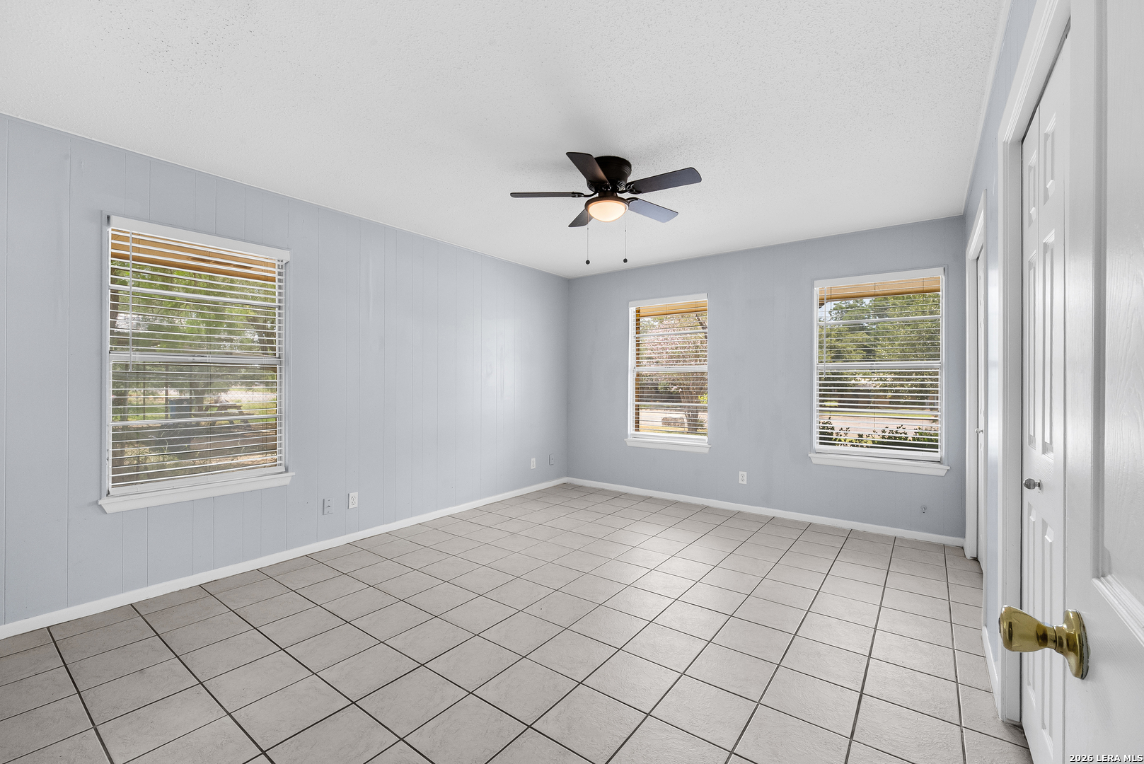 1305 E Colorado Pearsall TX 78061