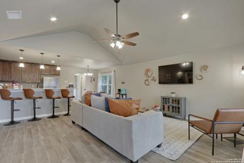 652 Canyon Bend Canyon Lake TX 78133