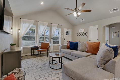 652 Canyon Bend Canyon Lake TX 78133